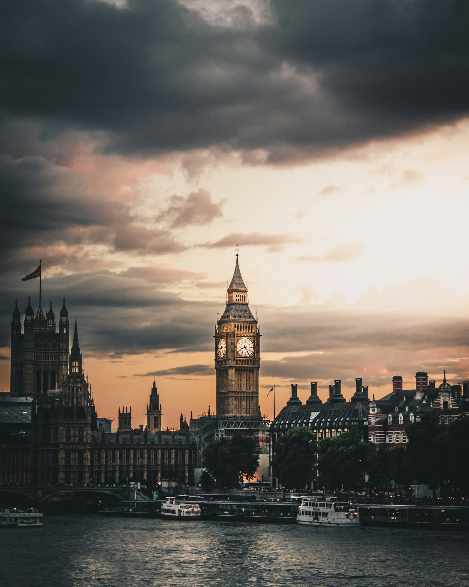 The Palace of Westminster and Elizabeth Tower beside the Thames